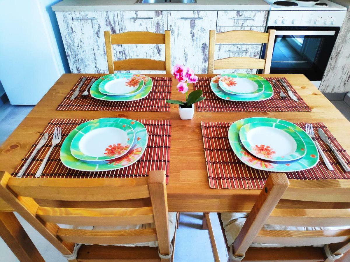 Melistalia Appartment 1 네아 미카니오나 외부 사진